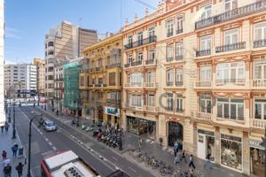 PISO CON MUCHAS POSIBILIDADES DE REFORMA EN CALLE RUZAFA photo 0