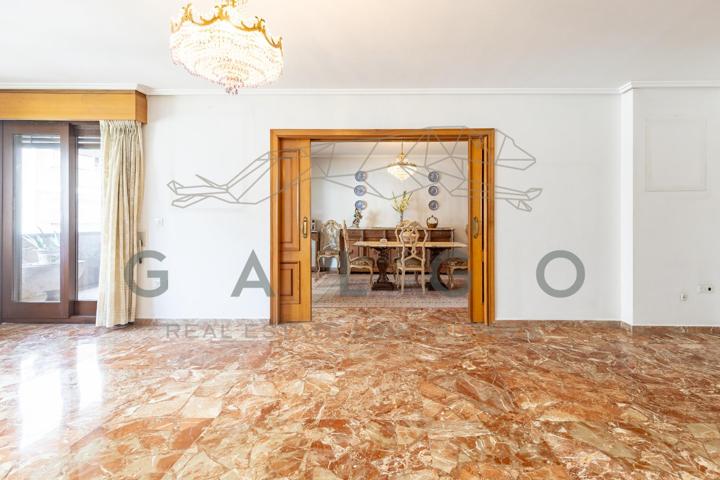 PISO EN UNO DE LOS MEJORES EDIFICIOS DE PLA DEL REMEI photo 0