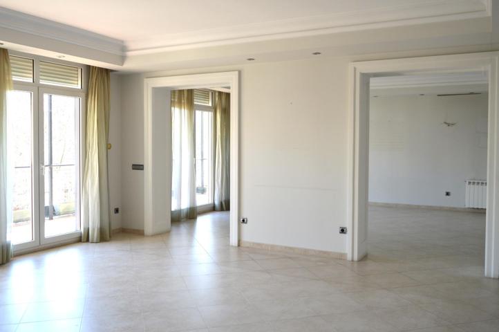 PISO DE ALQUILER DE 5 HABITACIONES EN SANT FRANCESC photo 0