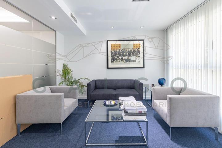 Propiedad a la venta en calle Almirante Cadarso junto a Antiguo Reino de Valencia photo 0