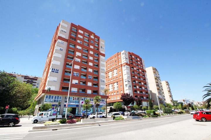 PISO DE DOS DORMITORIOS Y DOS BAÑOS CON PLAZA DE GARAJE EN MARE NOSTRUM photo 0