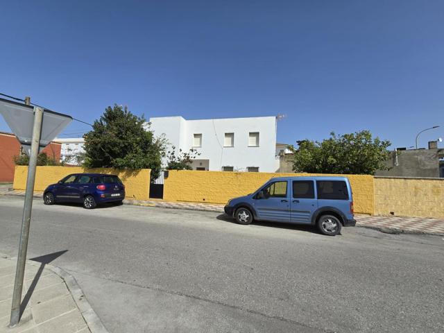 CASA UNIFAMILIAR EN LOS BARRIOS photo 0