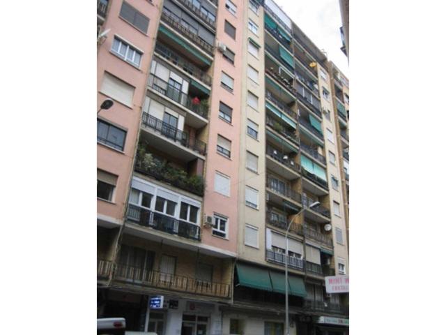 Piso en alquiler en En Corts photo 0