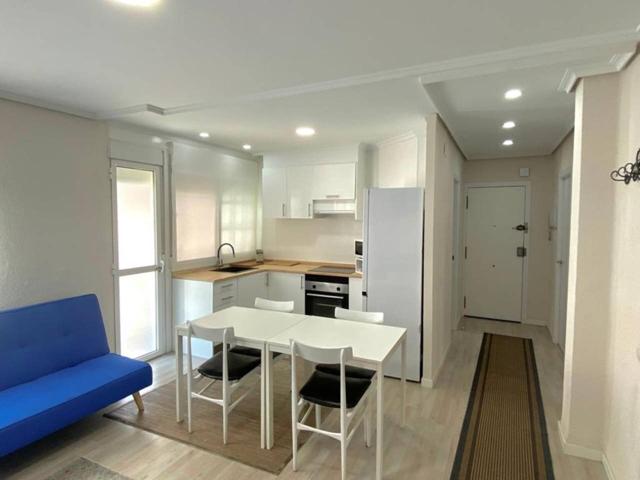 Piso en alquiler en la Malvarrosa photo 0