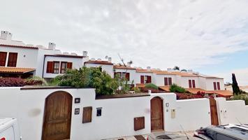 Unifamiliar Pareada En venta en Santa Úrsula photo 0