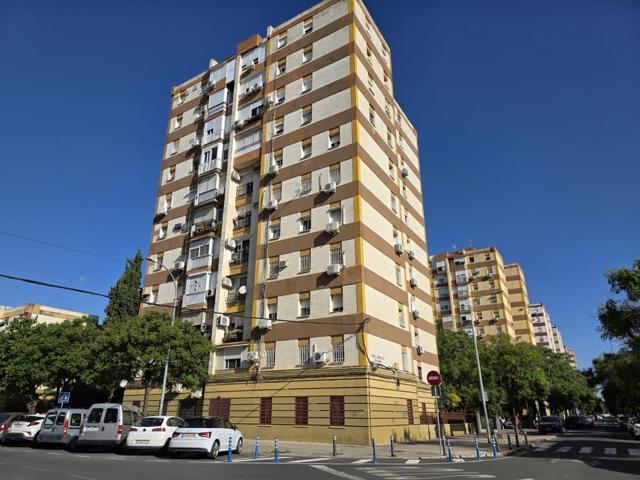 Piso en venta en avenida Trabajadores Inmigrantes photo 0