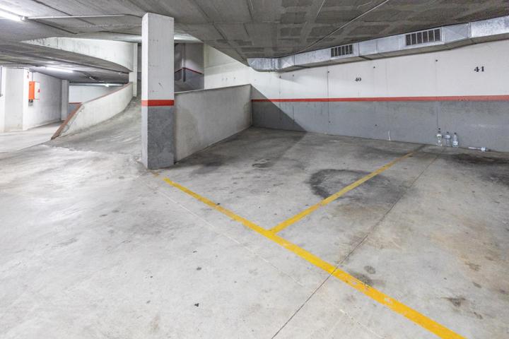 Plaza de parking en calle Olesa de Bonesvalls photo 0