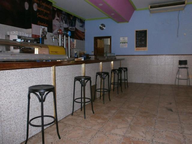Se vende bar en el barrio del Carmen photo 0