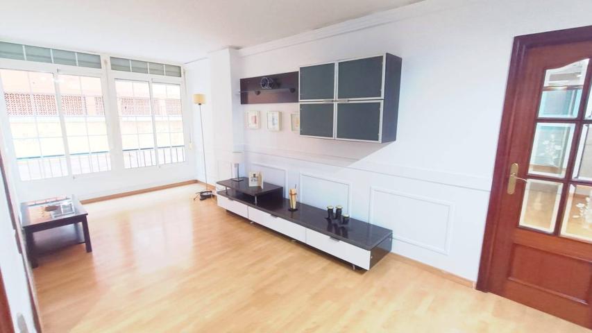 Piso En venta en Lloreda, Badalona photo 0