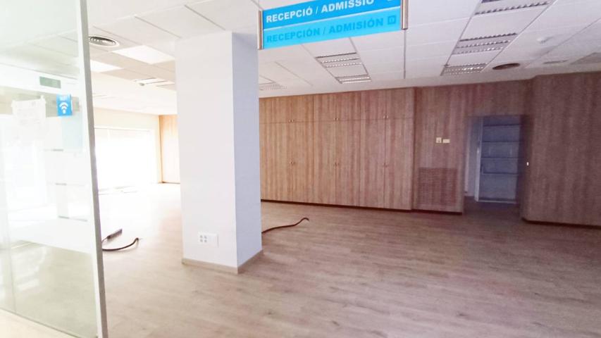 Local En venta en Santa Coloma De Gramenet photo 0