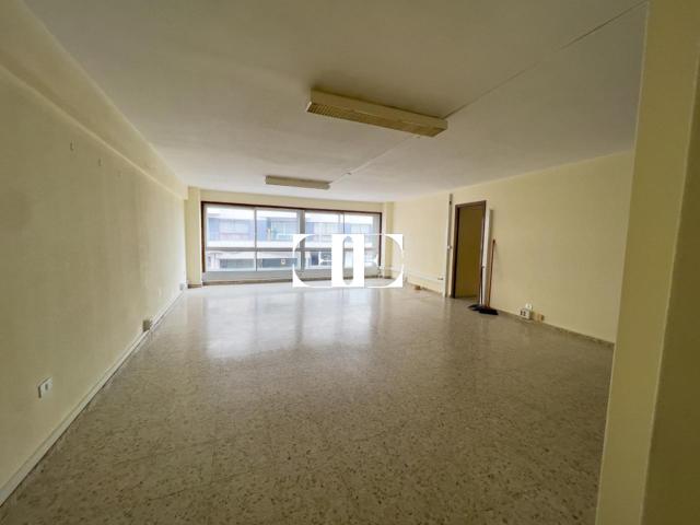 Local comercial en Vigo: Ideal para Oficinas con Garaje Espacioso photo 0
