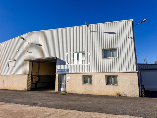 Nave Industrial de 800 m² con Campa y Oficinas en Severino Cobas - Oportunidad en Vigo. photo 0