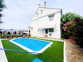 Chalet unifamiliar en venta en Olías del Rey photo 0