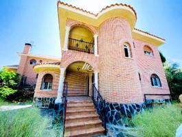 Chalet unifamiliar en venta en Bargas photo 0