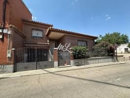 Marín Lara gestión inmobiliaria vende Magnifico Chalet en Sonseca. photo 0