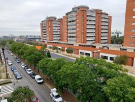 VIVIENDA DE V.P.O. A ESTRENAR CON GARAJE Y TRASTERO EN AVD DE JEREZ photo 0