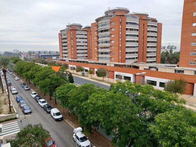 VIVIENDA DE V.P.O. A ESTRENAR CON GARAJE Y TRASTERO EN AVD DE JEREZ photo 0