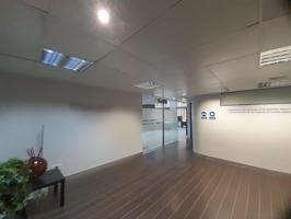 Mágnífica oficina en edificio representativo photo 0