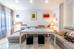 ¡Vive en el centro de Sevilla con todas las comodidades! Piso de alto nivel en alquiler en Calle Amador de los Ríos con garaje photo 0