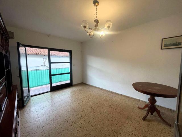 Se vende piso de 3 dormitorios con terraza en Loeches. photo 0