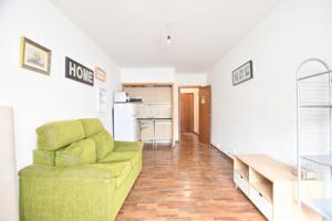Estudio en venta en Tirso de Molina, Madrid photo 0