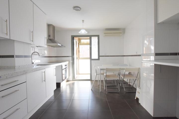 Piso en venta en Avenida de los Almendros, Rivas Vaciamadrid, Madrid photo 0