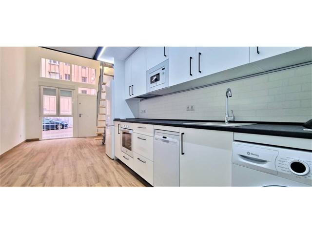 Bellísimo Loft reformado, con cocina equipada, 3 plantas y dos baños completos. photo 0