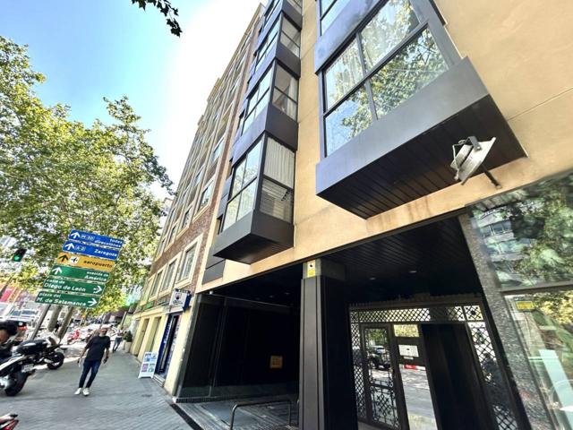 Zona Barrio Salamanca, piso exterior, con Ascensor, portero físico y Amplia plaza de Garaje. photo 0