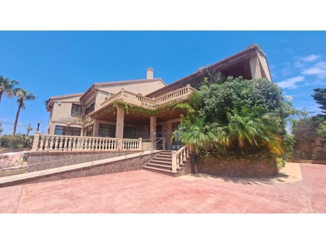 Villa En venta en Orihuela photo 0