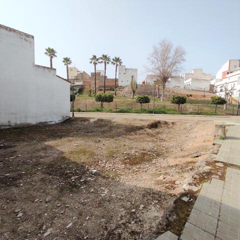 SOLAR DE ESQUINA EN GUILLENA, SEVILLA. photo 0