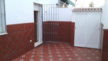 CASA ADOSADA EN TORRE DE LA REINA, GUILLENA. photo 0