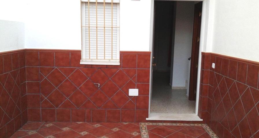 CASA ADOSADA EN TORRE DE LA REINA, GUILLENA. photo 0