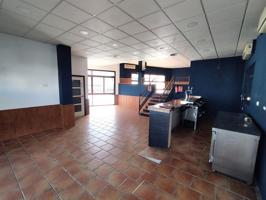 OPORTUNIDAD DE NEGOCIO EN VENTA Ó ALQUILER EN LA LOCALIDAD DE BURGUILLOS, SEVILLA. photo 0