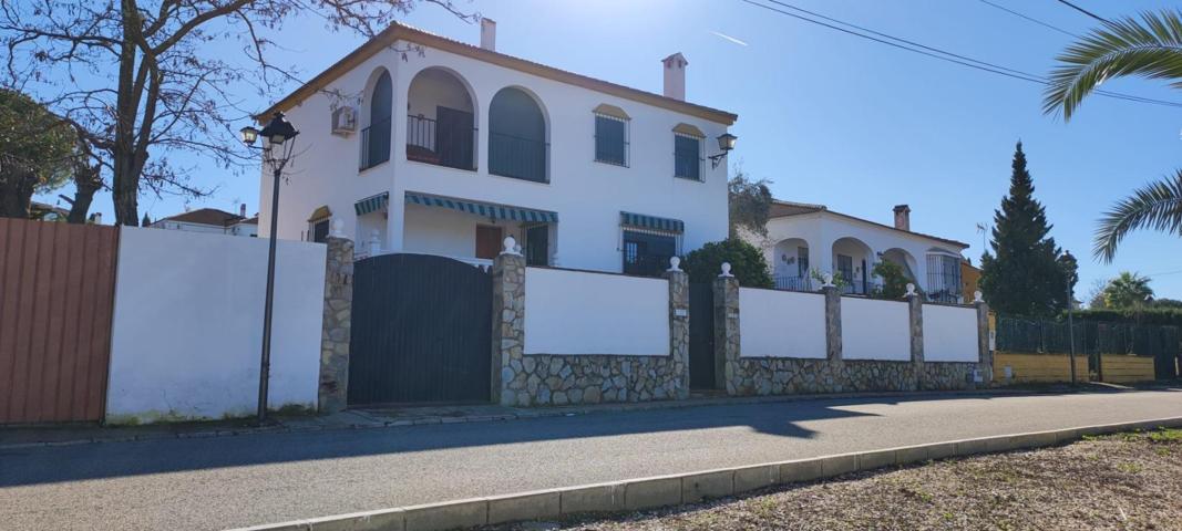 CHALET EN URBANIZACIÓN LA COLINA, CASTIBLANCO DE LOS ARROYOS, SEVILLA. photo 0