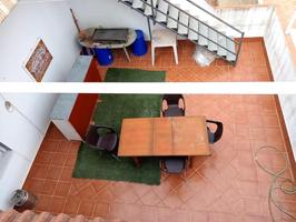 EDIFICIO CENTRICO, CON DOS LOCALES COMERCIALES Y PISO EN LA LOCALIDAD DE BURGUILLOS, SEVILLA. photo 0