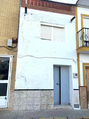 VIVIENDA PARA REFORMAR EN EL CENTRO DE GUILLENA, SEVILLA. photo 0