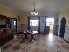 ¡Terreno enorme con casa en El Viar! ¡El lienzo perfecto para tus sueños! photo 0