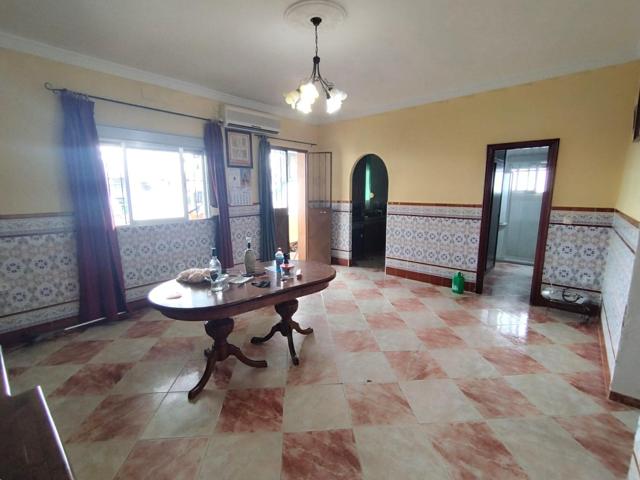 ¡Terreno enorme con casa en El Viar! ¡El lienzo perfecto para tus sueños! photo 0