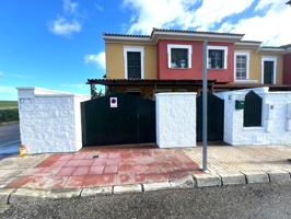 MAGNIFICA VIVIENDA DE DOS PLANTAS Y DE ESQUINA EN LA LOCALIDAD DE GUILLENA, SEVILLA. photo 0