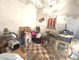 EN VENTA – CASA CÉNTRICA PARA REFORMAR EN LOS ROSALES photo 0