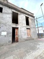 ¡Oportunidad Única! Casa Esquinera para Reformar en Brenes 🌟 photo 0