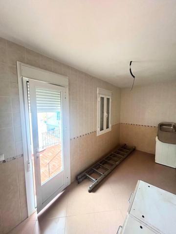 🏠 ¡ATENCIÓN INVERSORES Y FUTUROS PROPIETARIOS! 🌟 ¡Oportunidad ÚNICA en pleno centro de Gerena! 🌟 photo 0