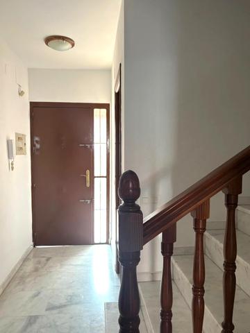 🏡✨ ¡MAGNÍFICA CASA ADOSADA EN GUILLENA (SEVILLA)! ✨🏡 photo 0