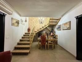 🏡 AMPLIA CASA EN BURGUILLOS – UBICACIÓN BUENA Y LISTA PARA ENTRAR A VIVIR photo 0