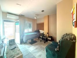 Estupenda vivienda adosada con garaje, placas solares y domótica en Cantillana photo 0