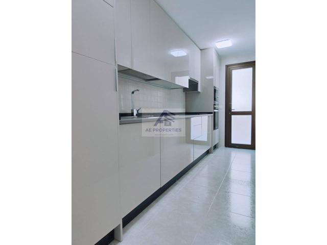 Apartamento en Parque de la Reina, 3 habitaciones, reformado. photo 0