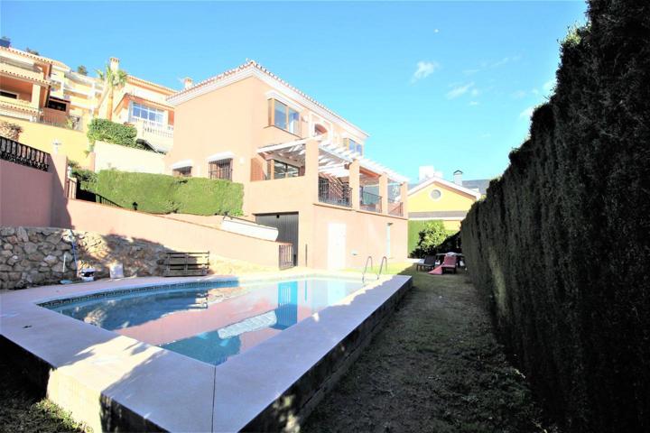 Casa - Chalet en alquiler en Benalmádena de 290 m2 photo 0