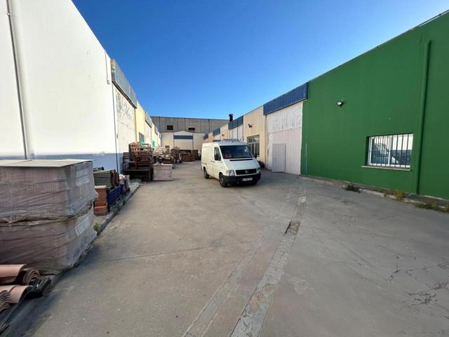 Nave Industrial en venta en Málaga de 2000 m2 photo 0