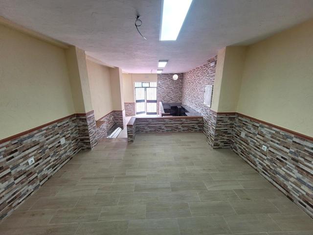 Local en alquiler en Benalmádena de 150 m2 photo 0