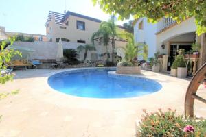 Casa - Chalet en venta en Torremolinos de 480 m2 photo 0